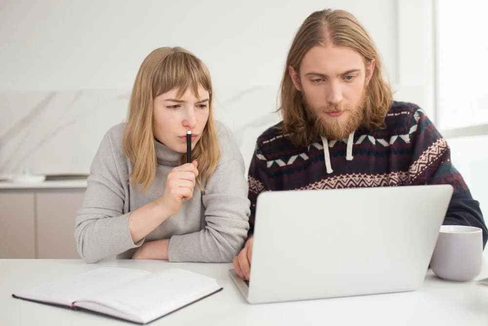 Guide to 12 digital marketing side hustles including SEO content writing, web design, social media management, and paid ads management to earn extra income.